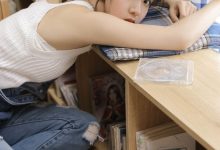 诱人背带裤美女尤物性感私房写真-美图岛