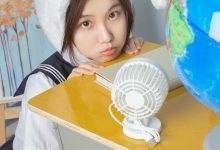 甜美俏皮美女制服写真图片-美图岛